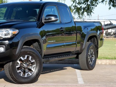 Used 2016 Toyota Tacoma TRD Off-Road AWD/4WD image 23