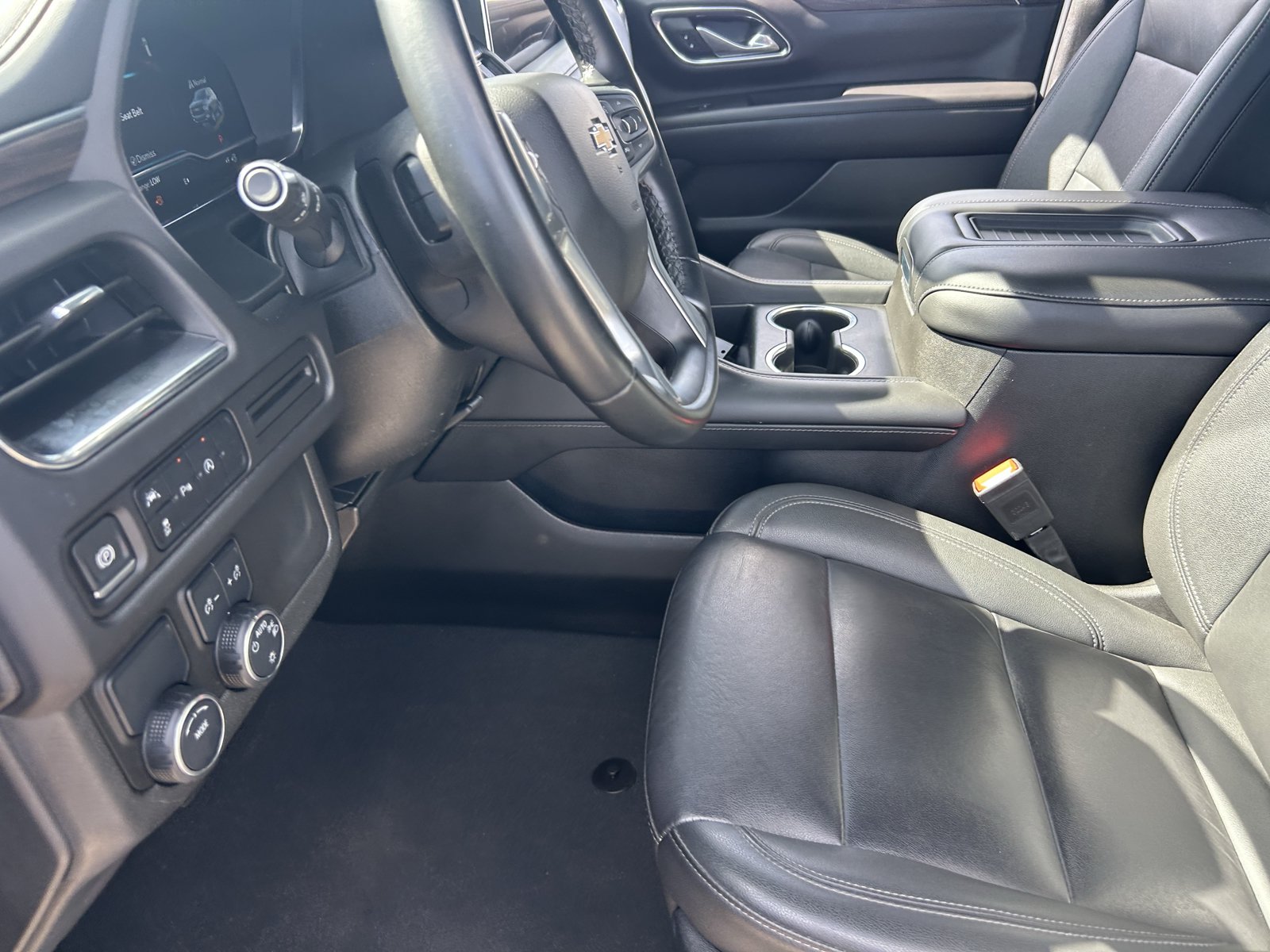 Used 2024 Chevrolet Suburban LT RWD image 15