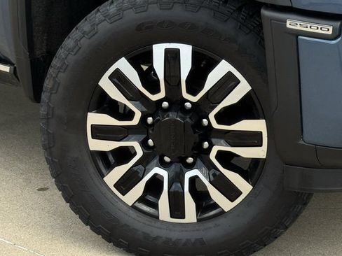 Used 2025 GMC Sierra 2500 Denali Ultimate AWD/4WD image 35