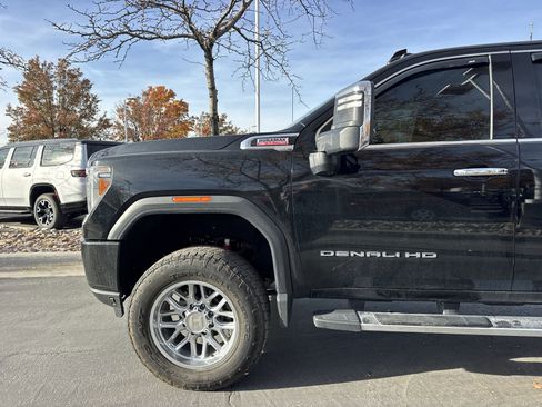 Used 2020 GMC Sierra 3500 Denali w/ Denali Ultimate Package image 10