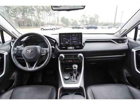 Used 2021 Toyota RAV4 Limited image 12