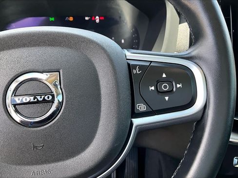 Used 2024 Volvo XC60 B5 Core AWD/4WD image 25