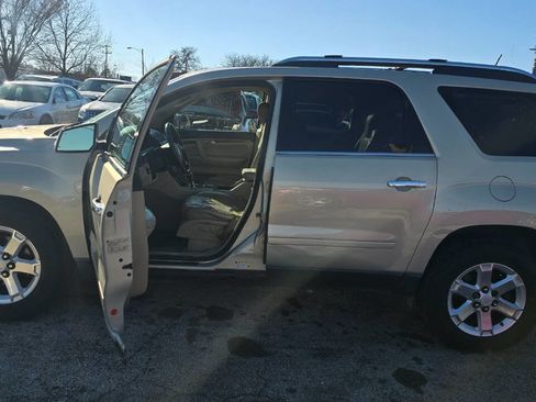 Used 2007 Saturn Outlook XR w/ Premium Trim Pkg image 3