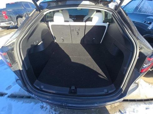 Used 2021 Tesla Model Y Long Range image 7
