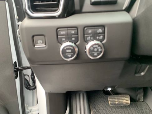 Used 2024 GMC Sierra 3500 Denali w/ Denali Reserve Package AWD/4WD image 48