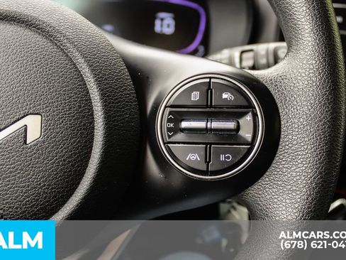 Used 2025 Kia Soul LX w/ LX Technology Package FWD image 27