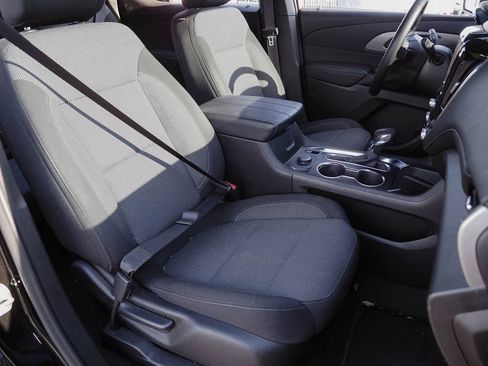 Used 2023 Chevrolet Traverse LT FWD image 8