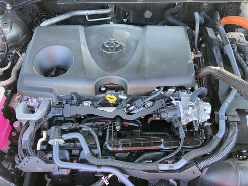 Used 2023 Toyota Crown XLE image 18