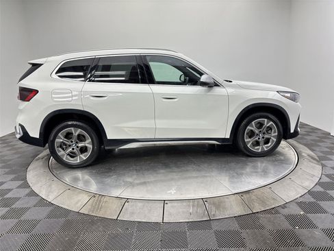 Used 2023 BMW X1 xDrive28i w/ Premium Package image 17
