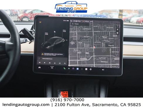 Used 2021 Tesla Model Y Long Range image 12