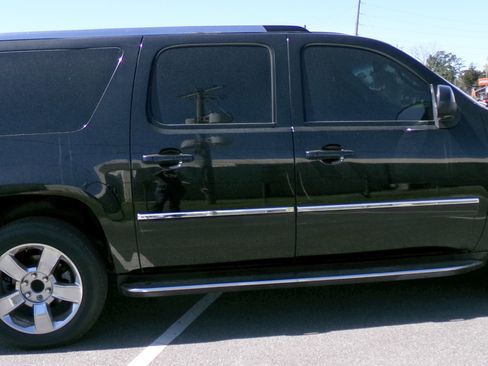 Used 2013 GMC Yukon XL Denali image 7