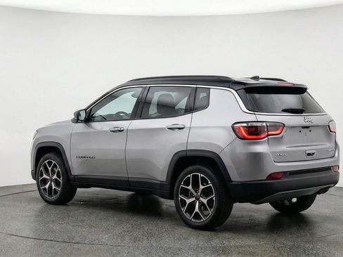Used 2025 Jeep Compass Limited AWD/4WD image 6
