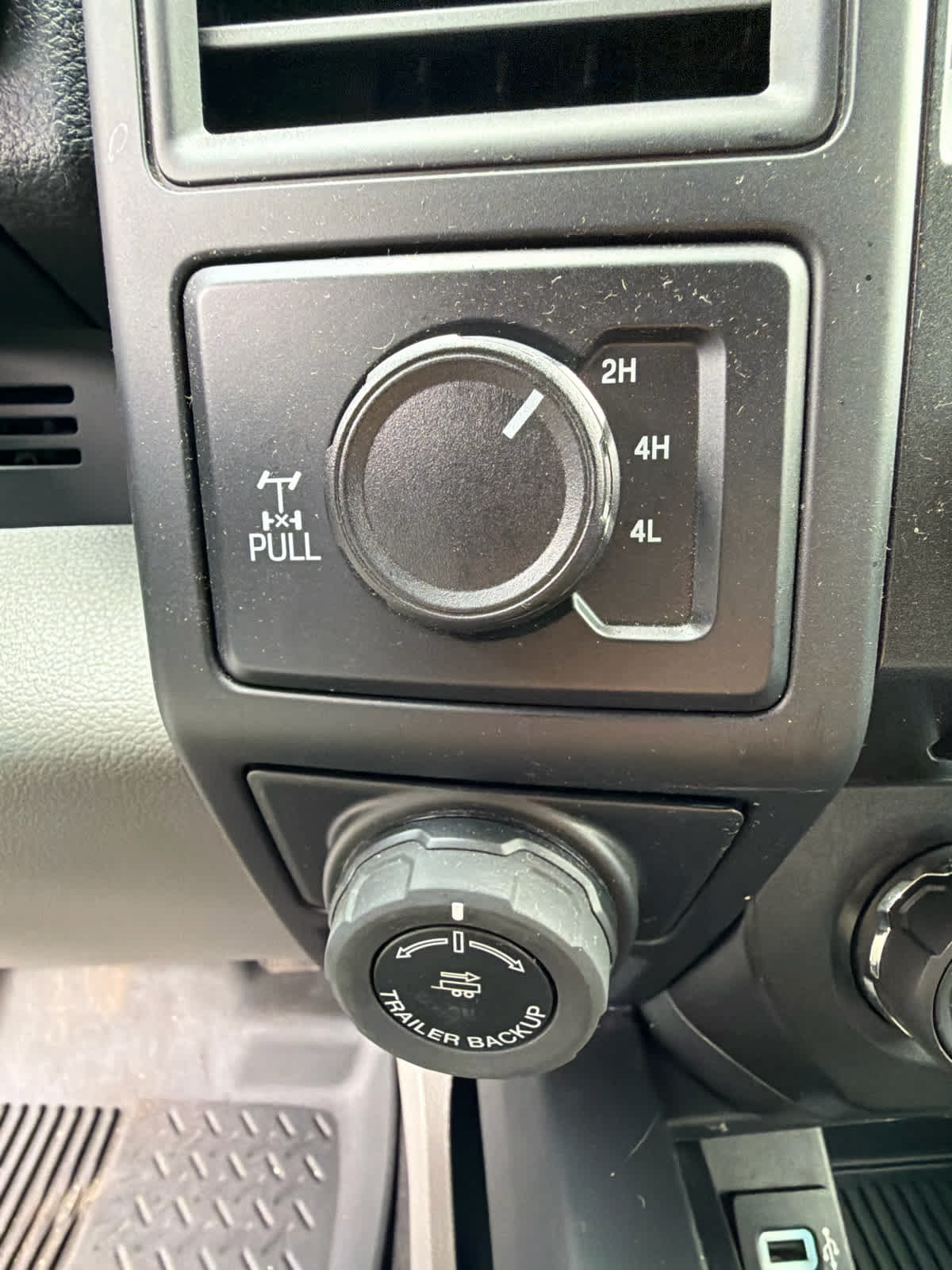 Used 2018 Ford F150 XL w/ Equipment Group 101A Mid AWD/4WD image 19