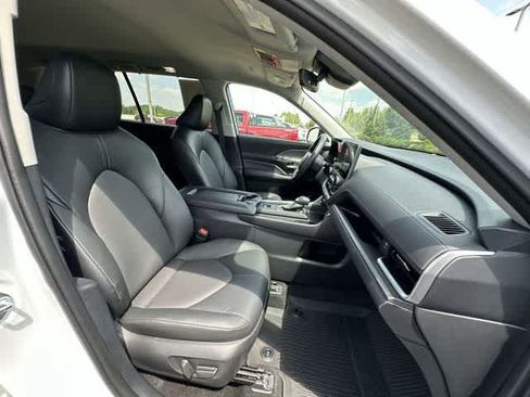 Used 2024 Toyota Grand Highlander AWD image 22