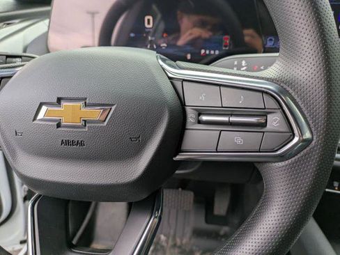 New 2026 Chevrolet Equinox EV LT FWD image 17