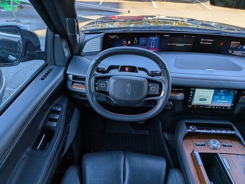 Certified 2025 Lincoln Navigator L Black Label image 20