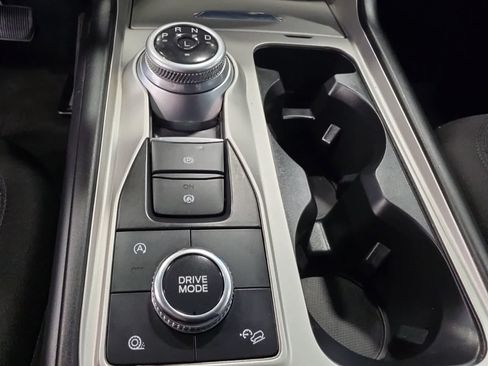 Used 2023 Ford Explorer XLT AWD/4WD image 22