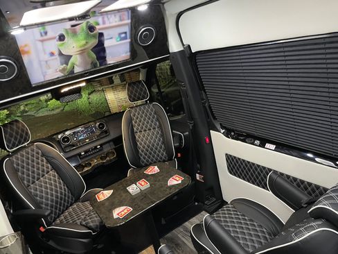 Used 2024 Mercedes-Benz Sprinter 3500 image 10