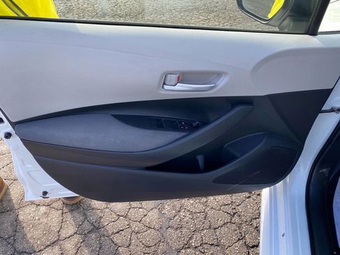 Used 2021 Toyota Corolla LE image 10