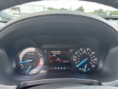 Used 2018 Ford Explorer XLT FWD image 10