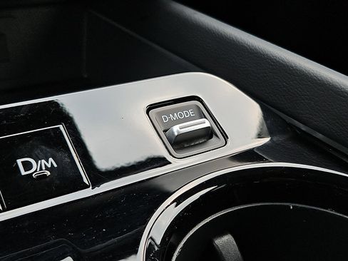 Certified 2025 Nissan Murano SV AWD/4WD image 23