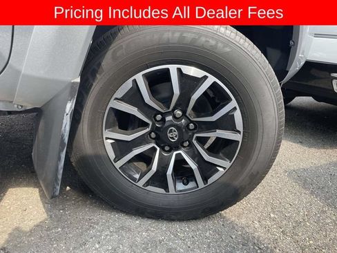 Used 2022 Toyota Tacoma TRD Sport w/ Technology Package AWD/4WD image 13