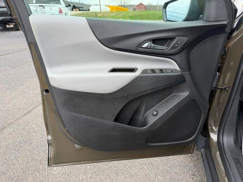 Used 2023 Chevrolet Equinox LT image 8
