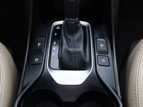 Used 2018 Hyundai Santa Fe Sport w/ 2.4L Tech Package 04 FWD image 29