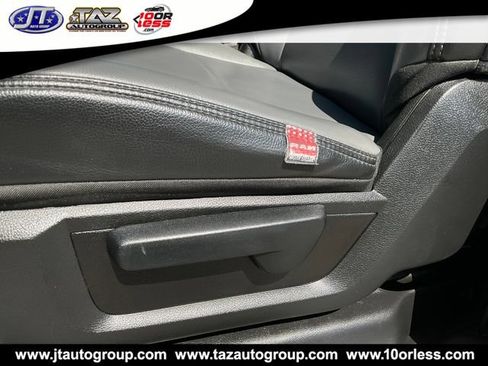 Used 2022 RAM 2500 Tradesman w/ Chrome Appearance Group AWD/4WD image 11
