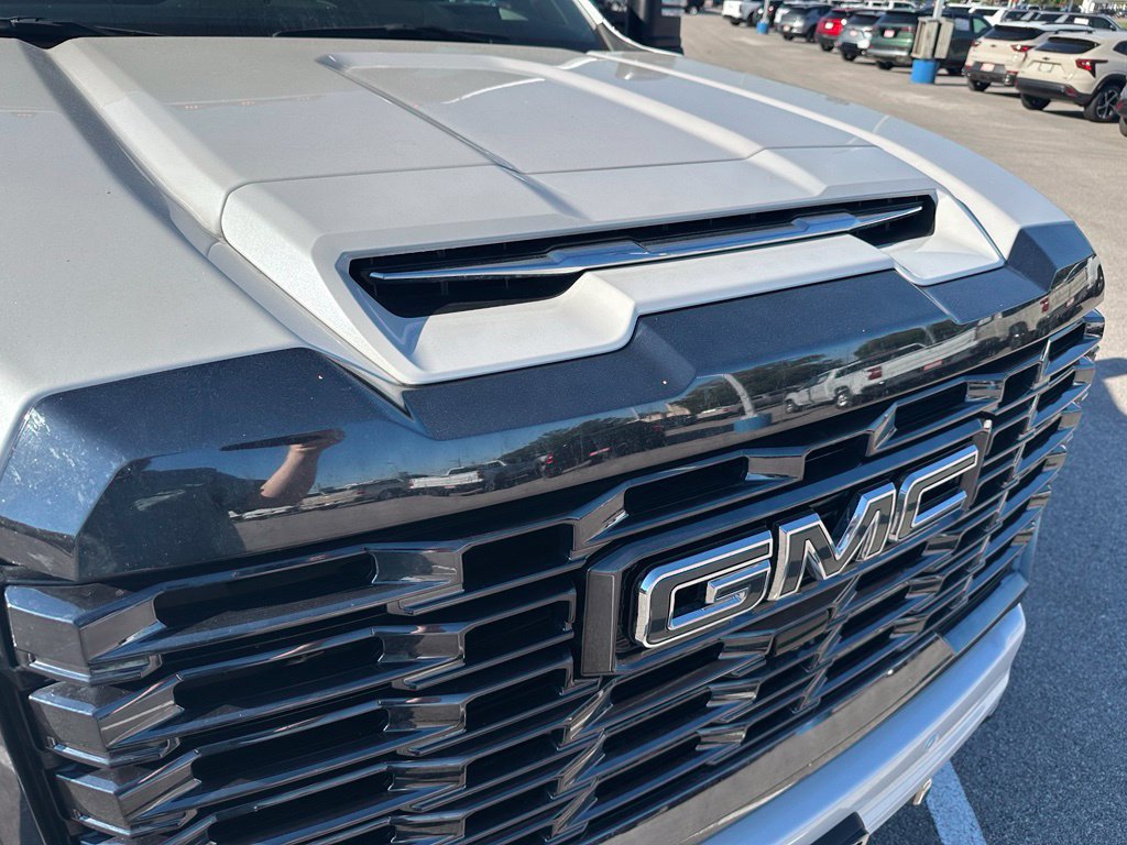 Used 2024 GMC Sierra 2500 Denali Ultimate AWD/4WD image 15