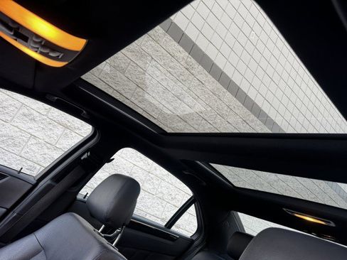 Used 2010 Mercedes-Benz E 550 Sport image 8