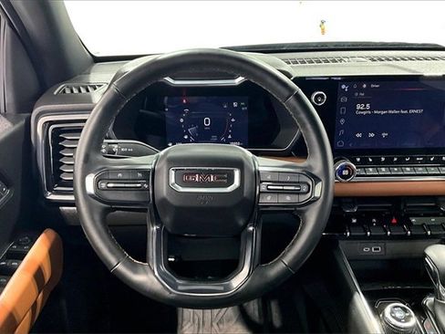Used 2023 GMC Canyon AT4 w/ AT4 Premium Package image 9