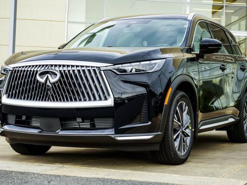 Certified 2026 INFINITI QX60 Luxe w/ Family Package AWD/4WD image 8