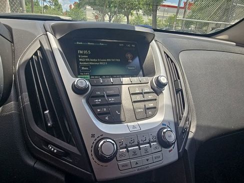 Used 2017 Chevrolet Equinox LS FWD image 17