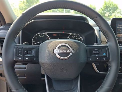 Used 2026 Nissan Rogue SV FWD image 18