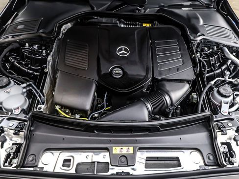 Used 2025 Mercedes-Benz C 300 Sedan image 12