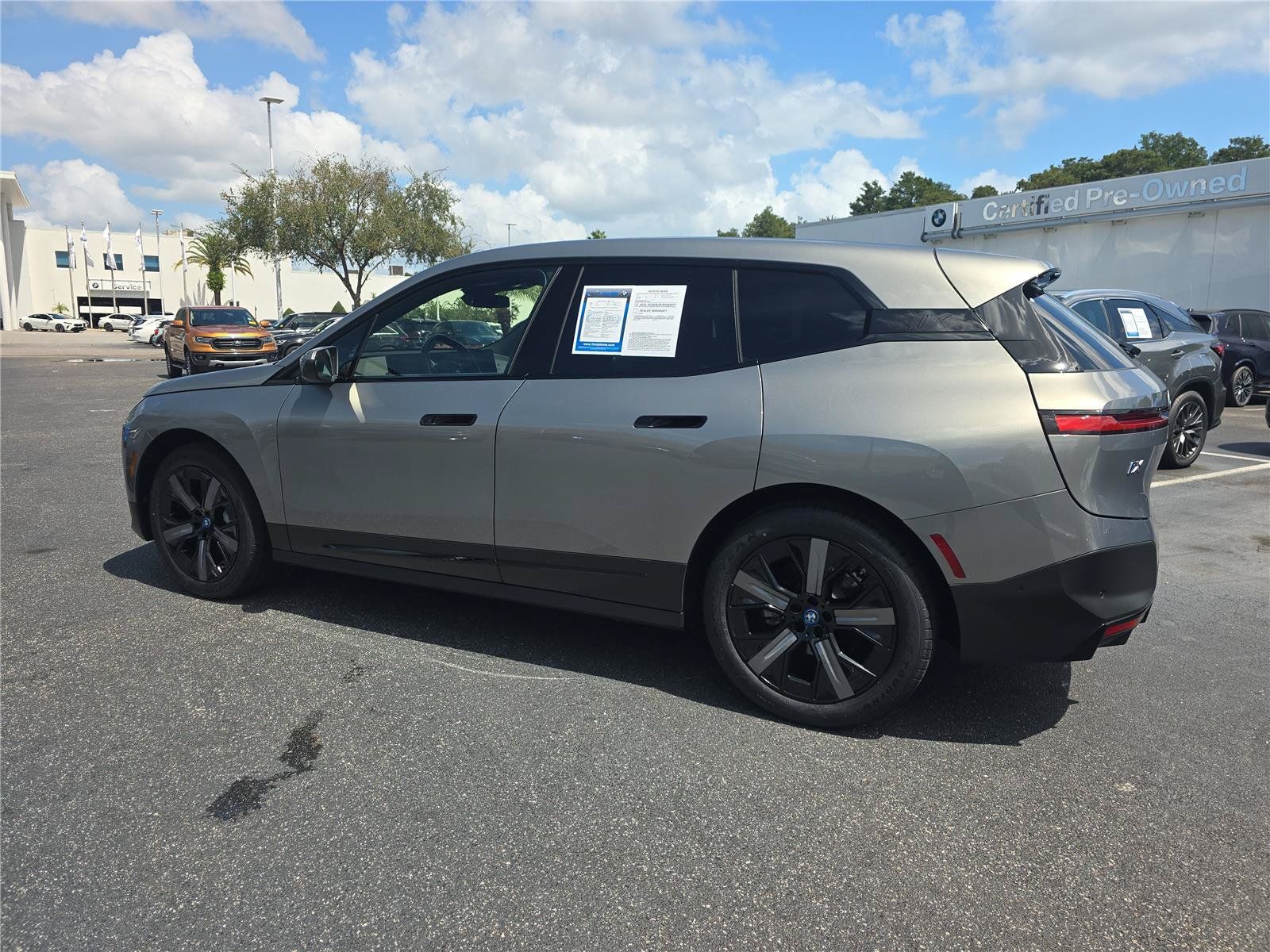 Certified 2025 BMW iX xDrive50 w/ Luxury Package AWD/4WD image 5