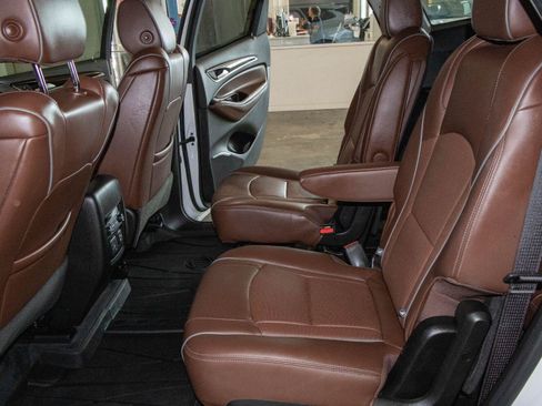 Used 2021 Buick Enclave Avenir w/ Avenir Technology Package AWD/4WD image 15