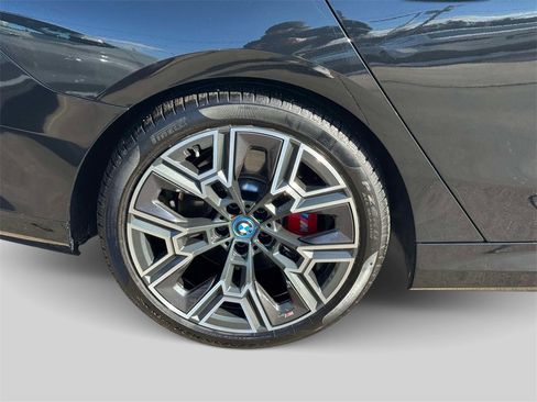 Certified 2025 BMW i5 xDrive40 w/ M Sport Package image 6