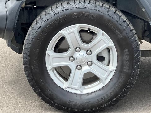 Used 2018 Jeep Wrangler Unlimited Sport AWD/4WD image 25