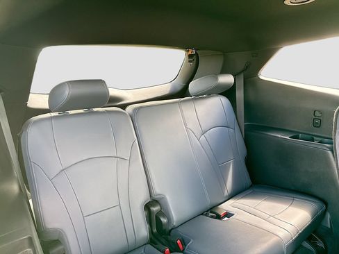 Used 2023 Buick Enclave Essence FWD image 25