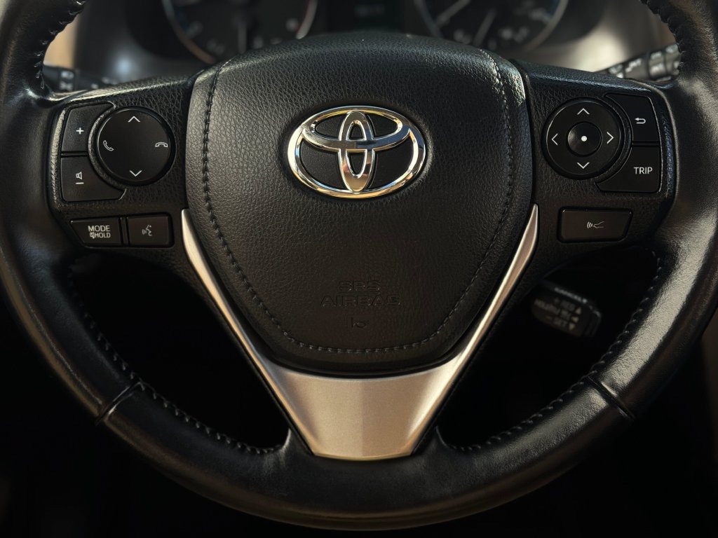 Used 2016 Toyota RAV4 Limited AWD/4WD image 16