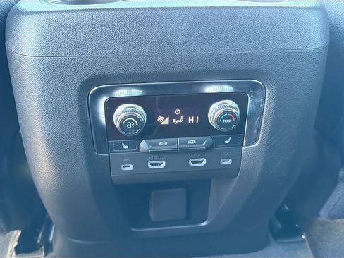 Used 2024 GMC Yukon Denali w/ Denali Reserve Package image 22