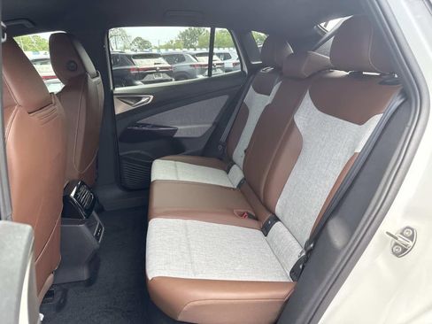 New 2026 Volkswagen ID.4 Pro RWD image 13