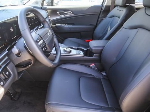 Used 2026 Kia Sportage EX image 12