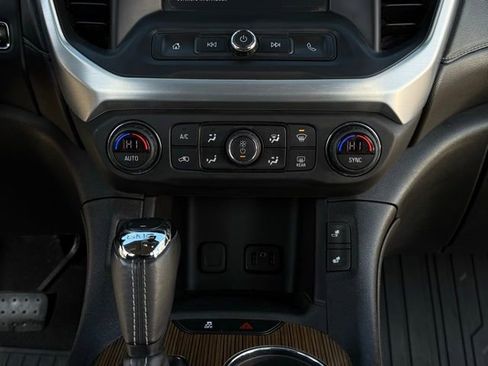 Used 2019 GMC Acadia SLE image 23