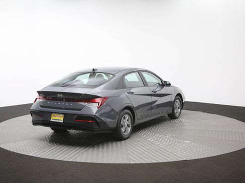Used 2024 Hyundai Elantra SE FWD image 38