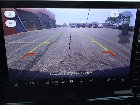 Used 2024 Ford Transit 350 XLT image 10