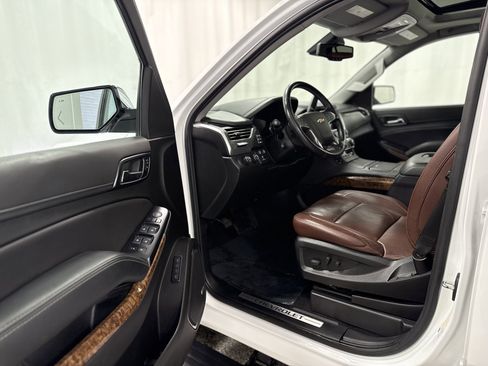 Used 2020 Chevrolet Tahoe Premier w/ Premier Plus Edition image 13