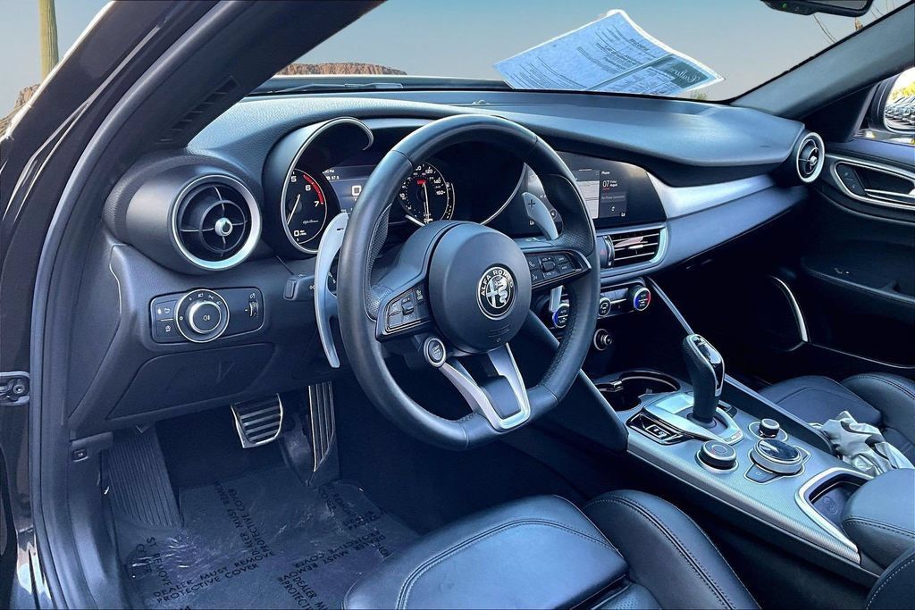 Used 2023 Alfa Romeo Giulia Veloce RWD image 14